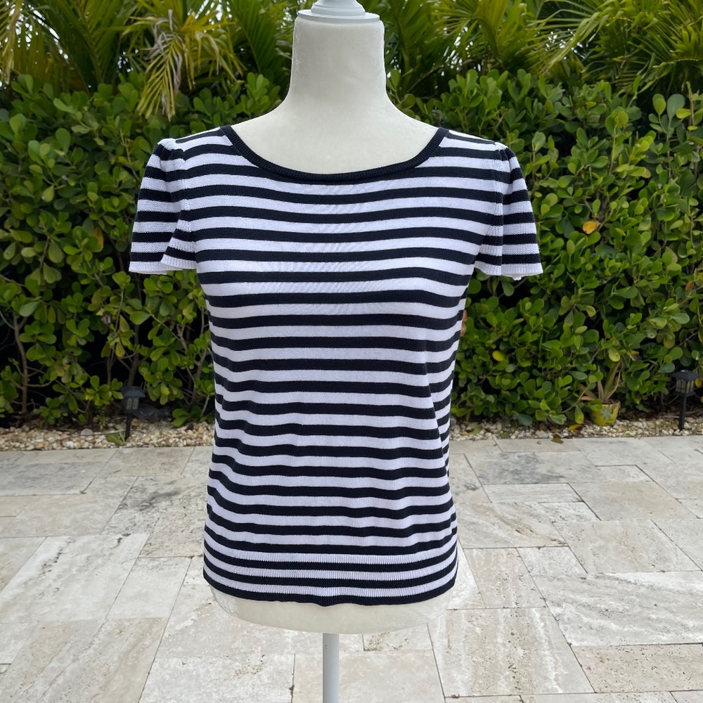 NWOT LOFT Womens Black and White Cotton Top with Flutter Sleeve, size S